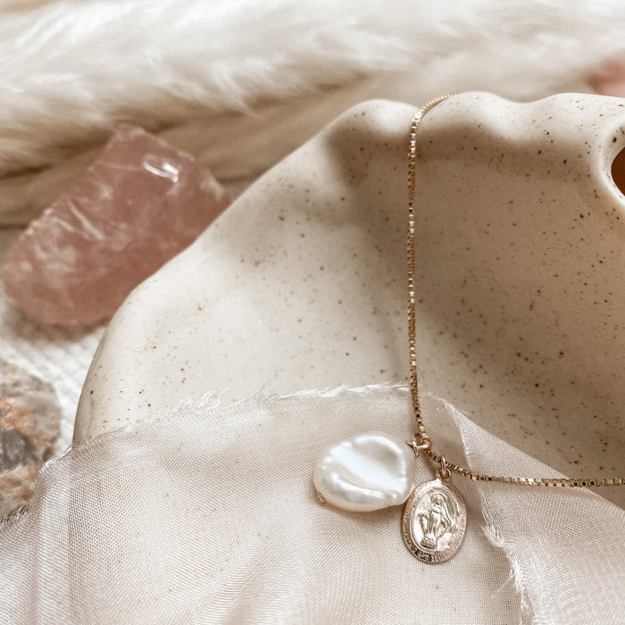 Sams pearl necklace top